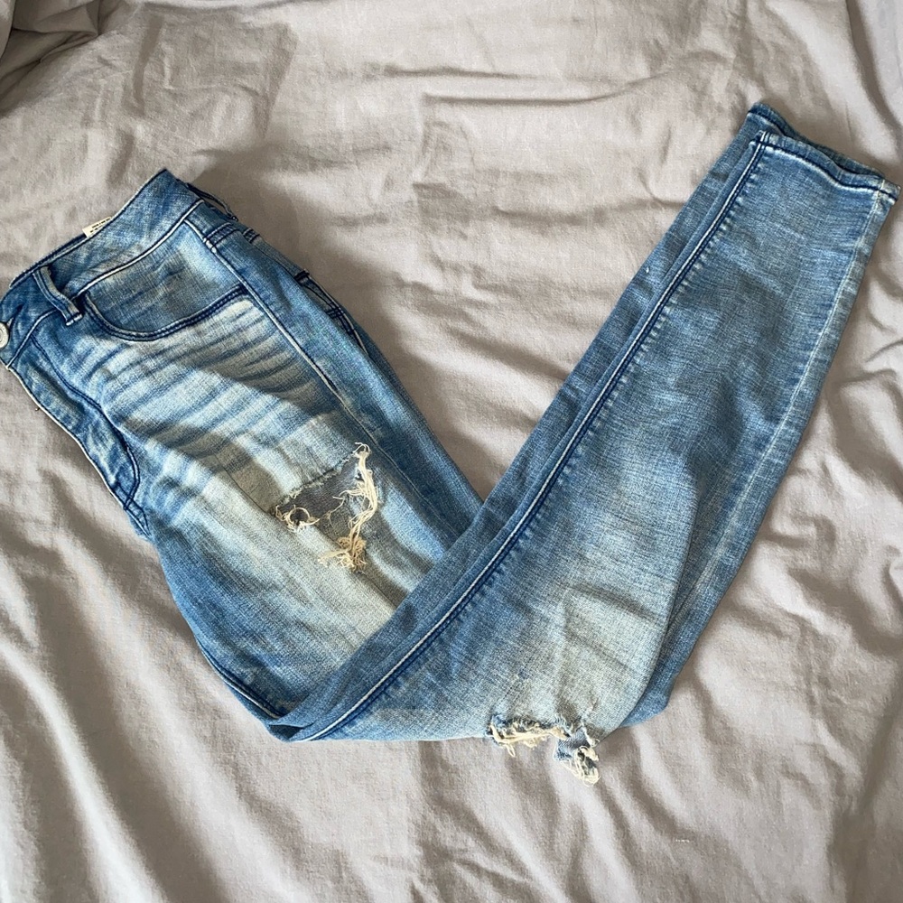 VINTAGE AE Sky High Distressed Skinny Jeans